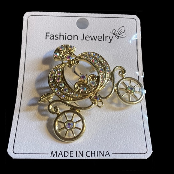 Pumpkin Carriage Brooch Pin Back Faux Jewels Gold Color Background - Elegant - Picture 4 of 5